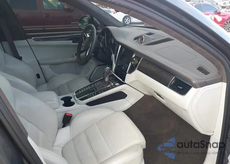 2015 Porsche Macan Turbo z USA, uszkodzony, nr VIN WP1AF2A58FLB48525